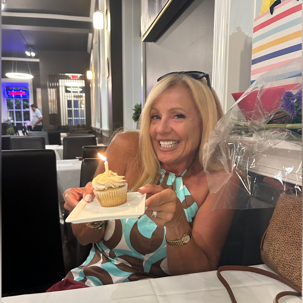 Meet your Posher, Renee